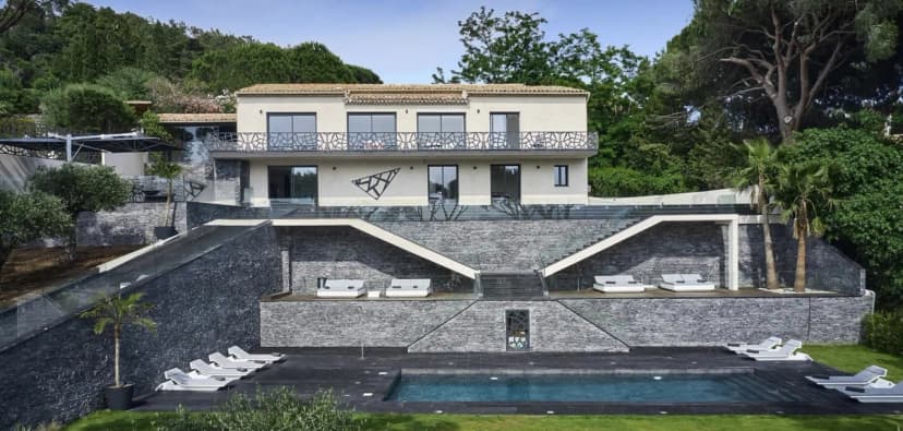 Grandiose Villa in Croix des Gardes