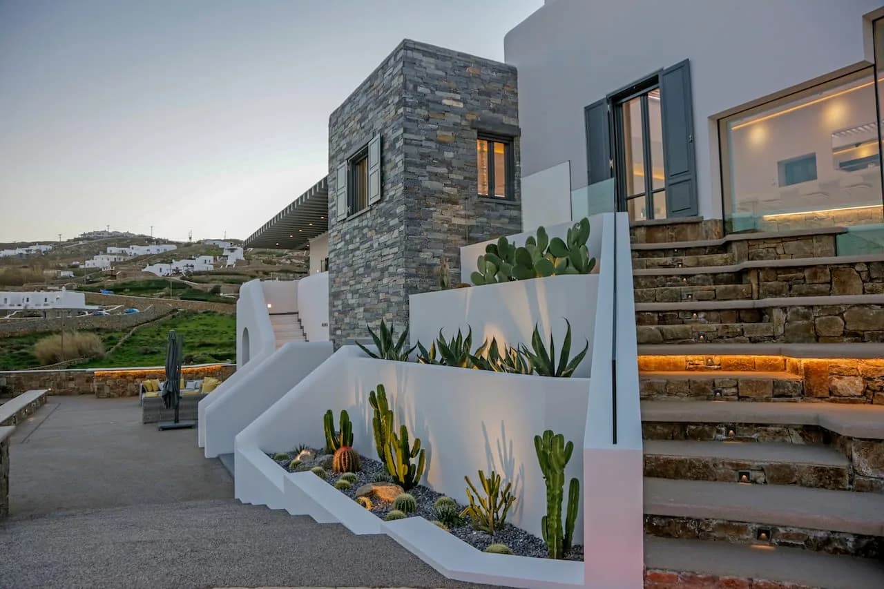 Luxury Villa in Tourlos with Art and Nature photo 4