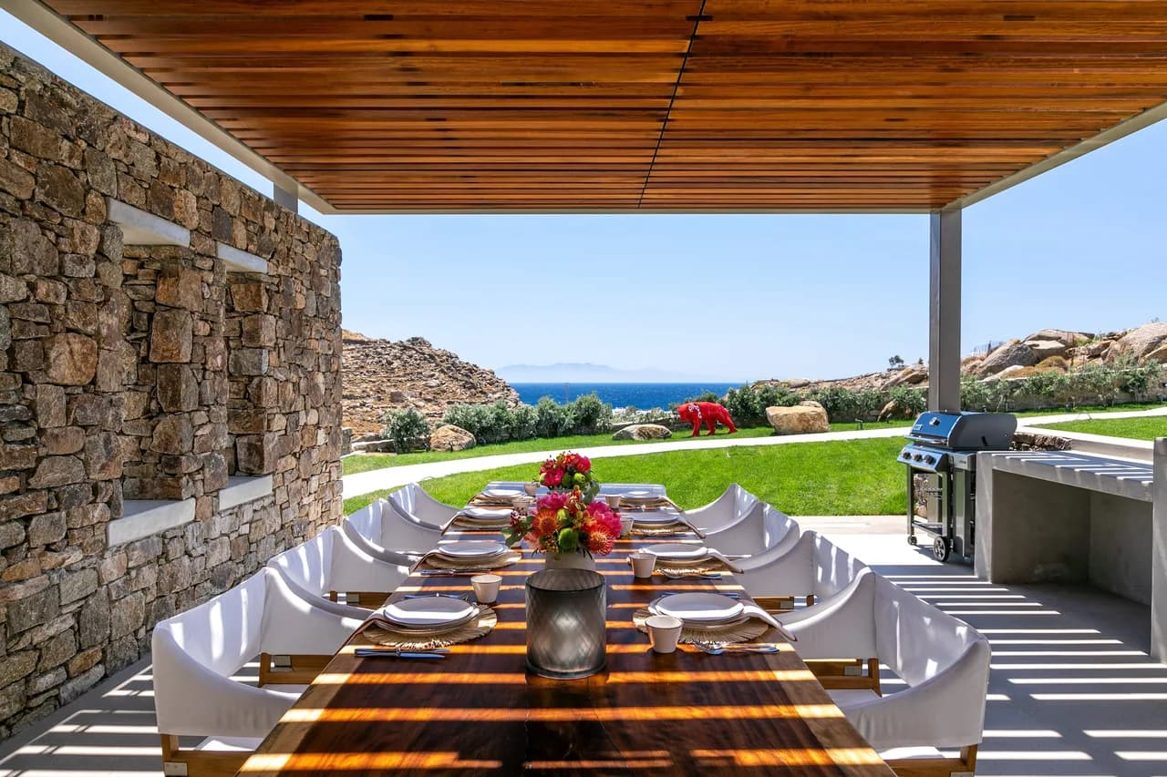 Luxury 7-Suite Villa Overlooking Paradise Beach photo 3