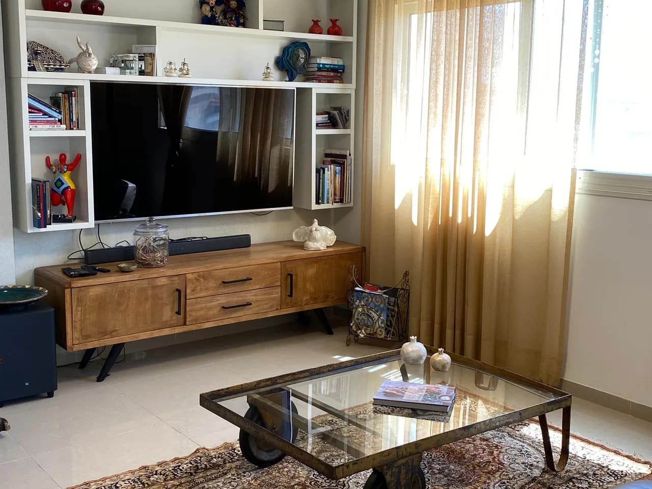 Beautiful 3 BR Penthouse With Blooming Roof Garden photo 2