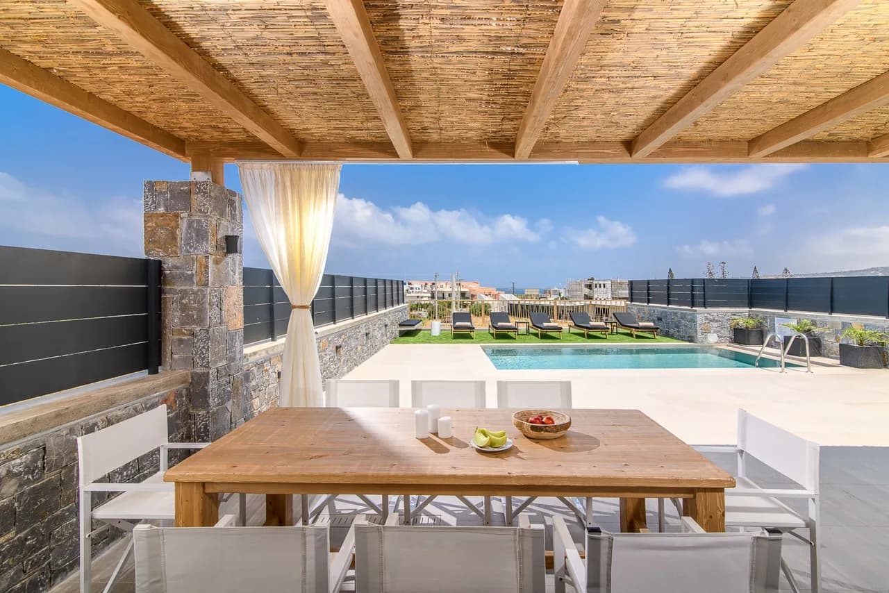 Ideal Modern Villa With Refreshing Pool photo 2
