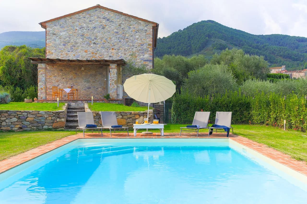 Charming Farmhouse Immersed In Lucca Countryside