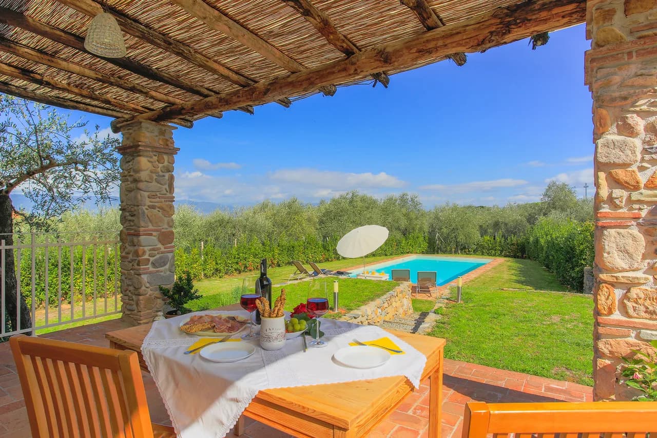 Charming Farmhouse Immersed In Lucca Countryside photo 5