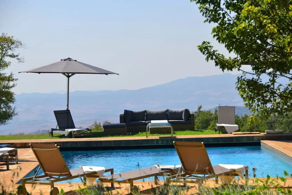 Splendid Villa Situated In Famous Tuscan Hillside photo 5
