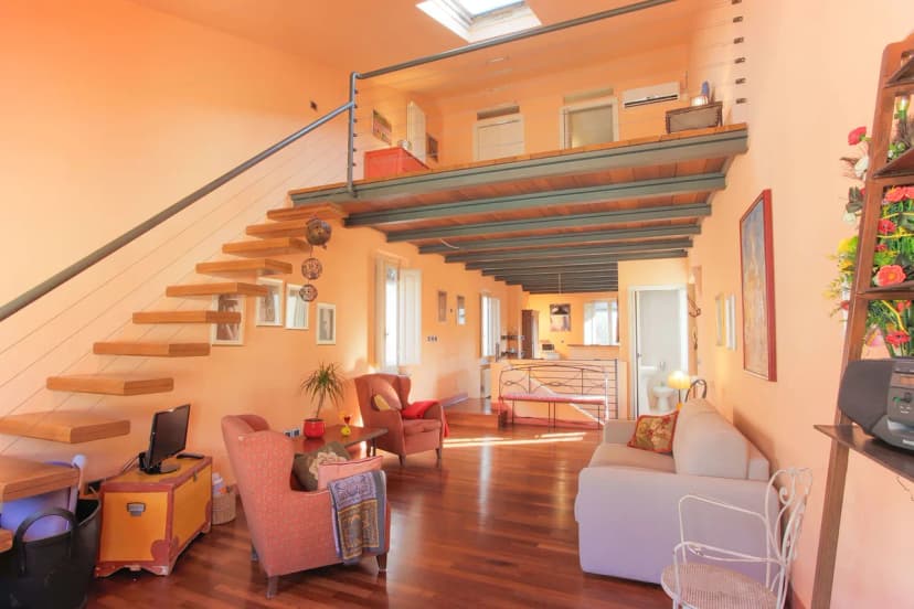 Spacious Apartment With Amazing View Of  The City