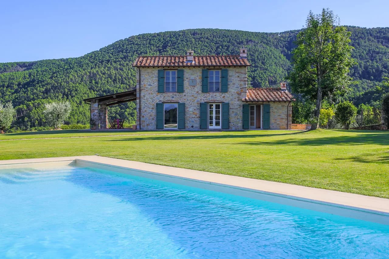 Cosy Country Home Immersed In Nature