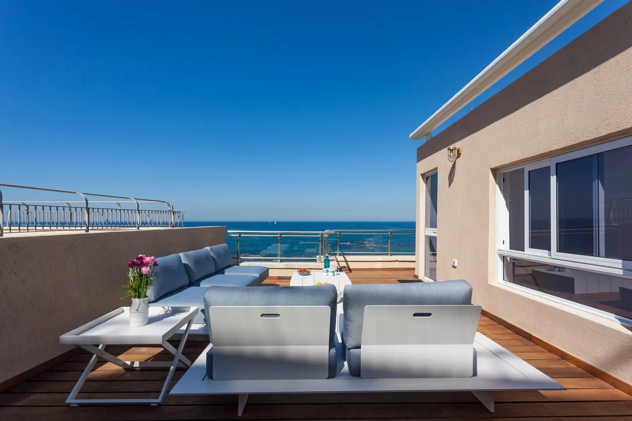 Spectacular Jaffa Beachfront Penthouse photo 3