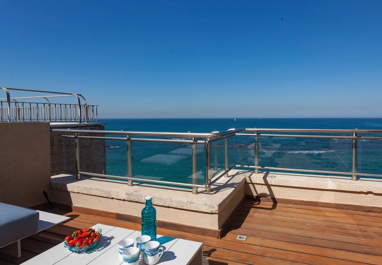 Spectacular Jaffa Beachfront Penthouse photo 5