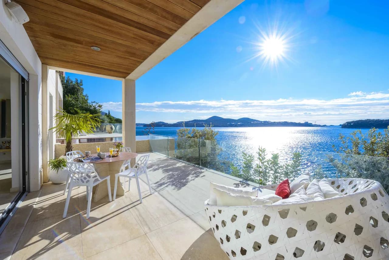 Beautiful Contemporary Villa With Gym And Pool photo 5