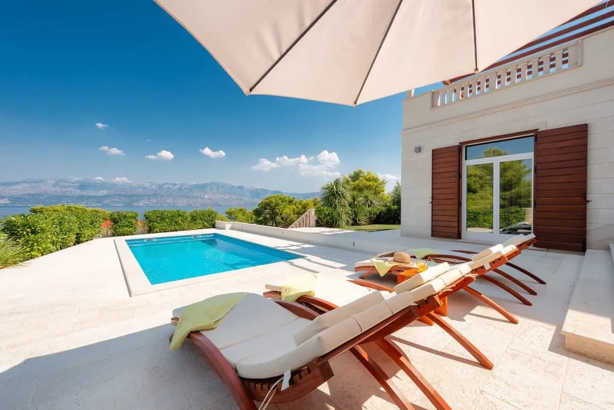 Beautiful 4 BR Villa With Private Pool And Breathtaking Views photo 3