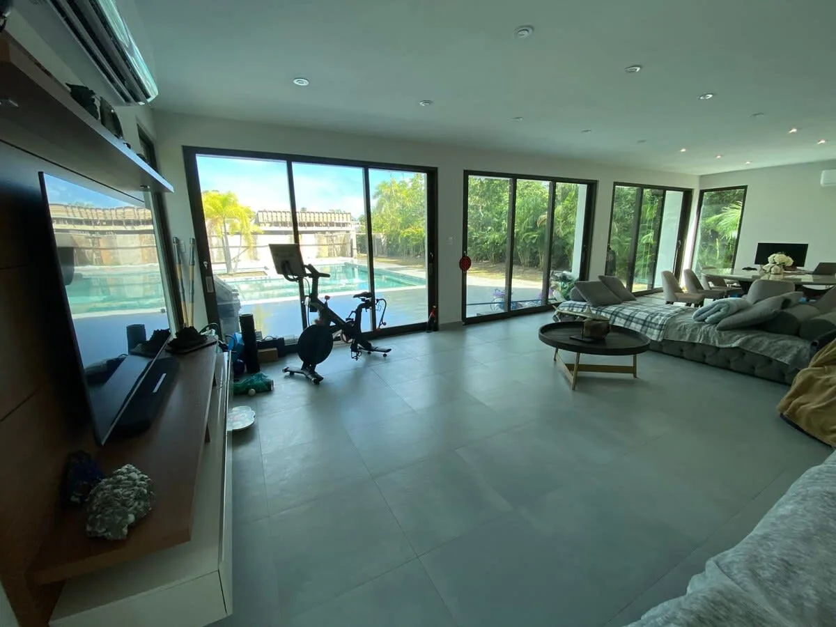 3 Br Singularly Beautiful Vacation Home Villa photo 4