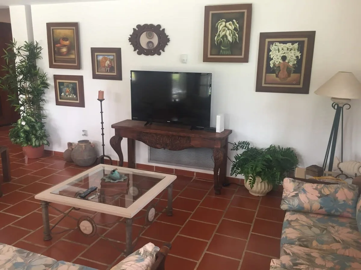 2 BR Beachfront Villa With Pool And Tennis Court photo 3
