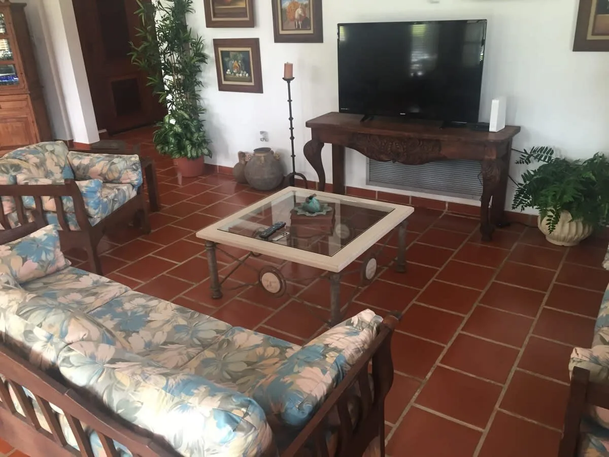 2 BR Beachfront Villa With Pool And Tennis Court photo 4