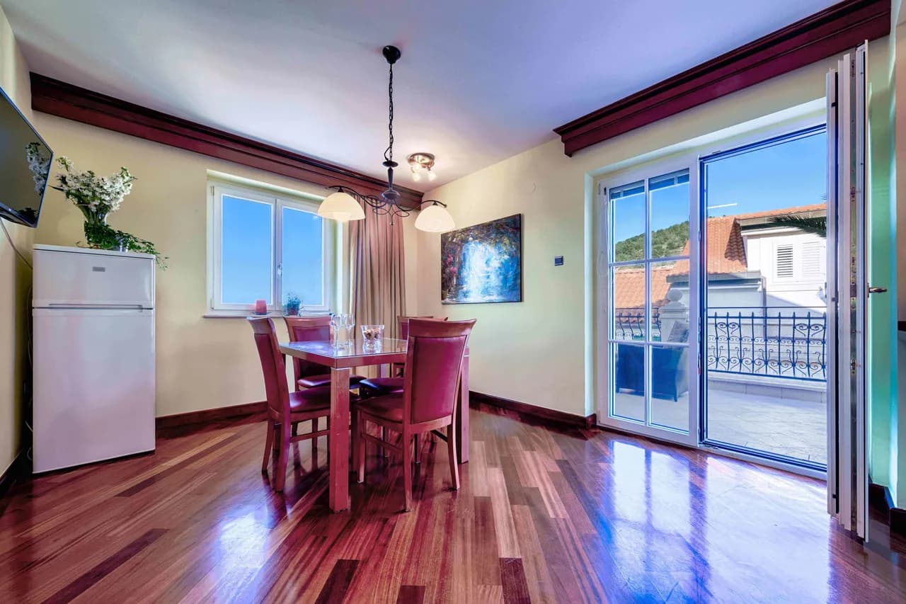 Unique Seafront Apartment With Stunning Views photo 5