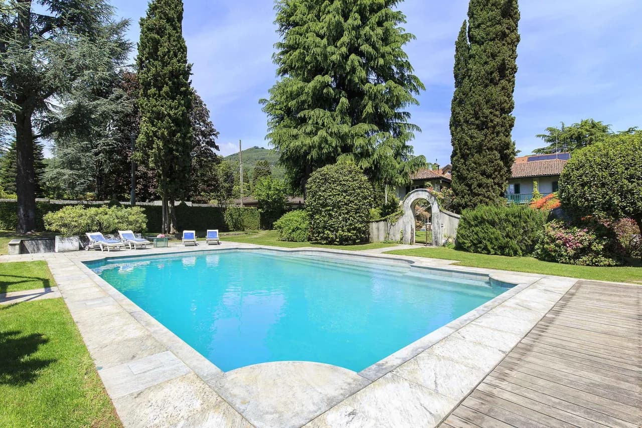 Charming 4 BR Villa With Garden And Pool photo 4