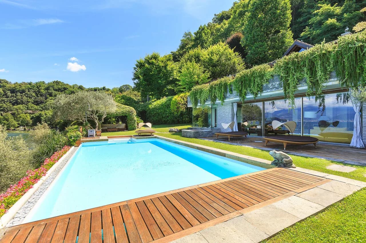 Stylish Villa With Pool And Lake Views photo 3