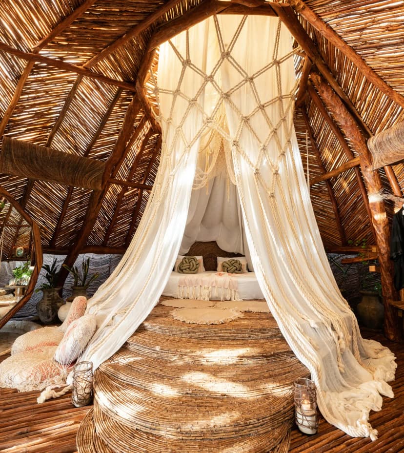 Luxurious Villa By  Beautiful Scenic Waters
