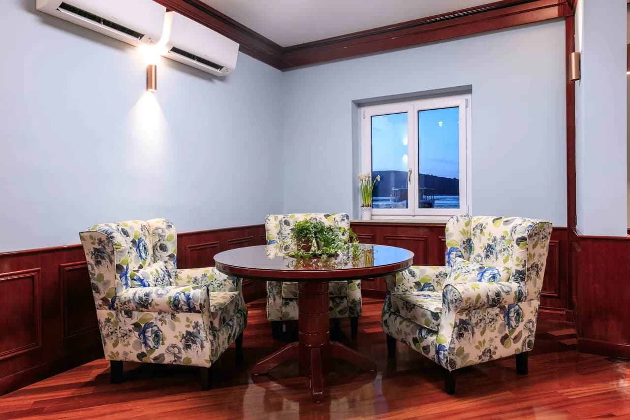 Fantastic Seafront Apartment With Wonderful Interior Space photo 4