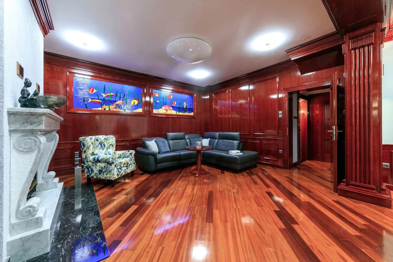 Fantastic Seafront Apartment With Wonderful Interior Space photo 5