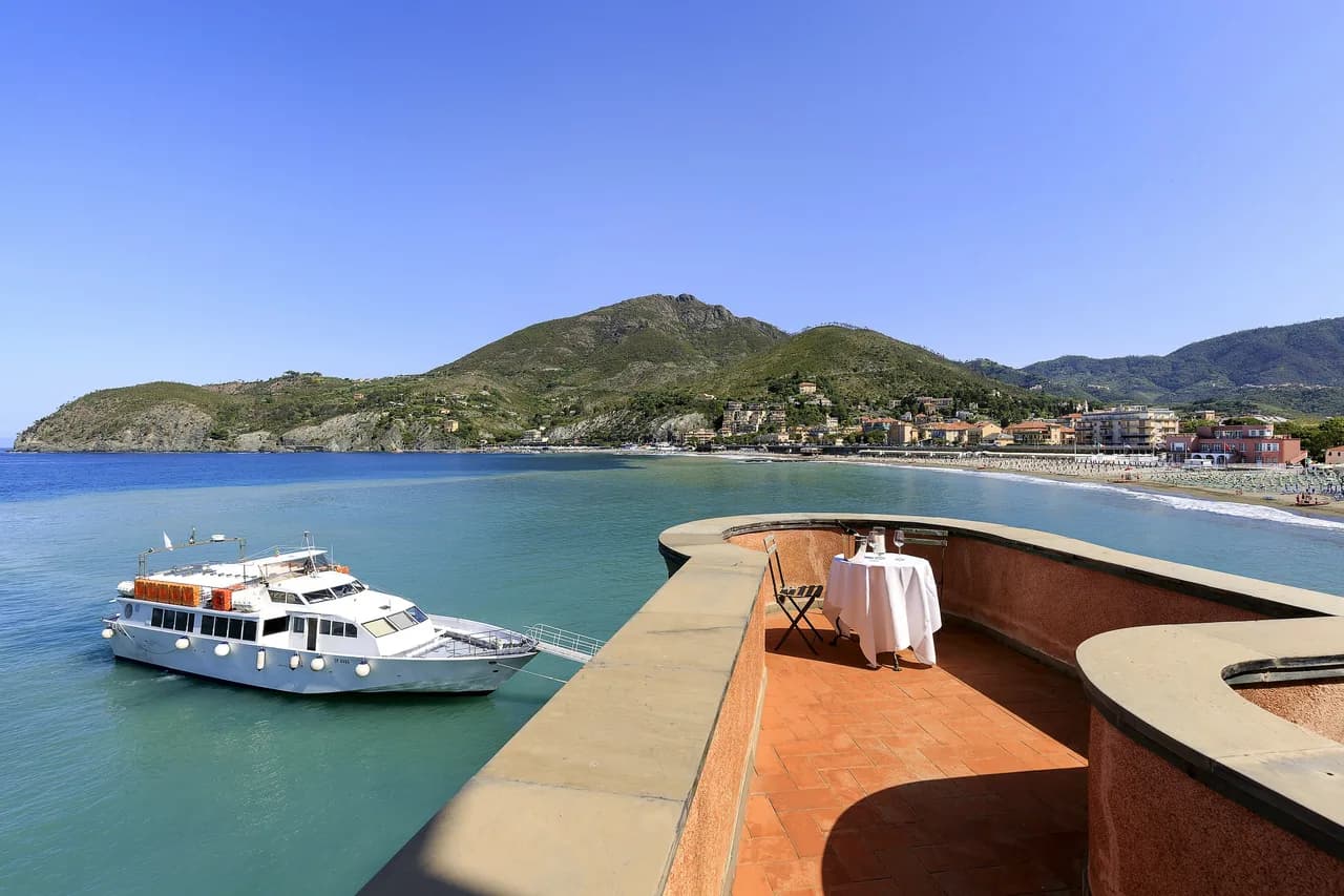 Exceptional 7 BR Villa Close To The Sea photo 3