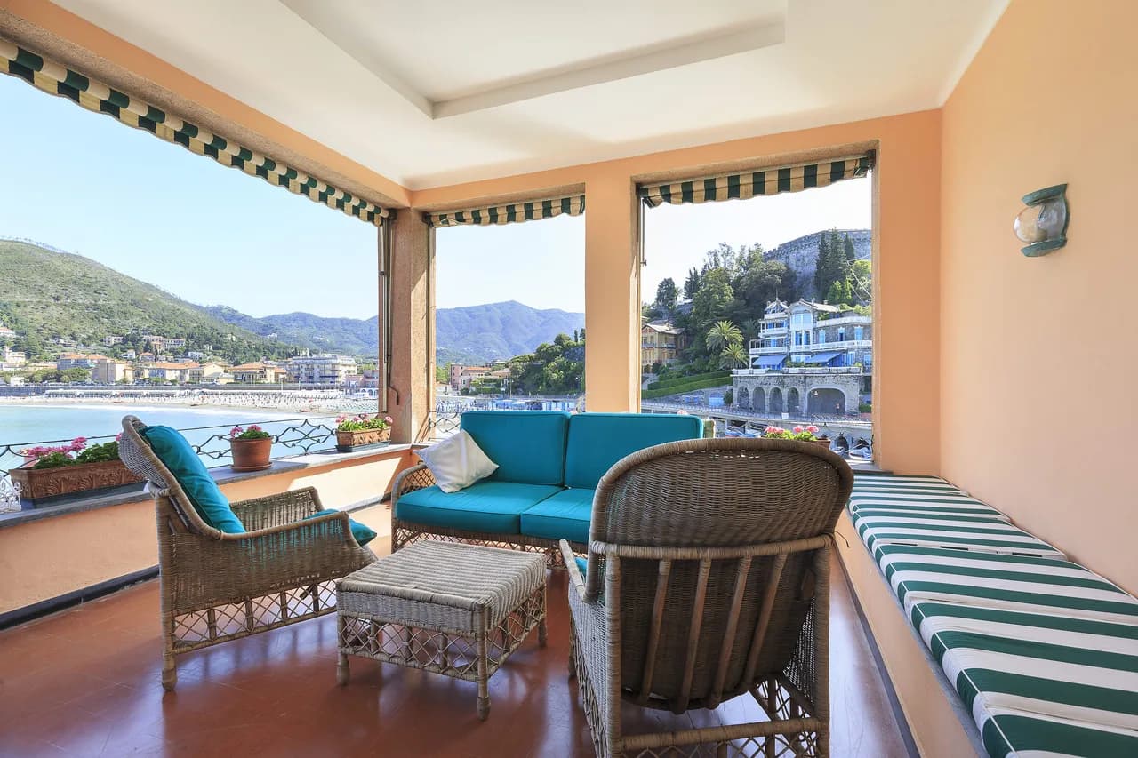 Exceptional 7 BR Villa Close To The Sea photo 5