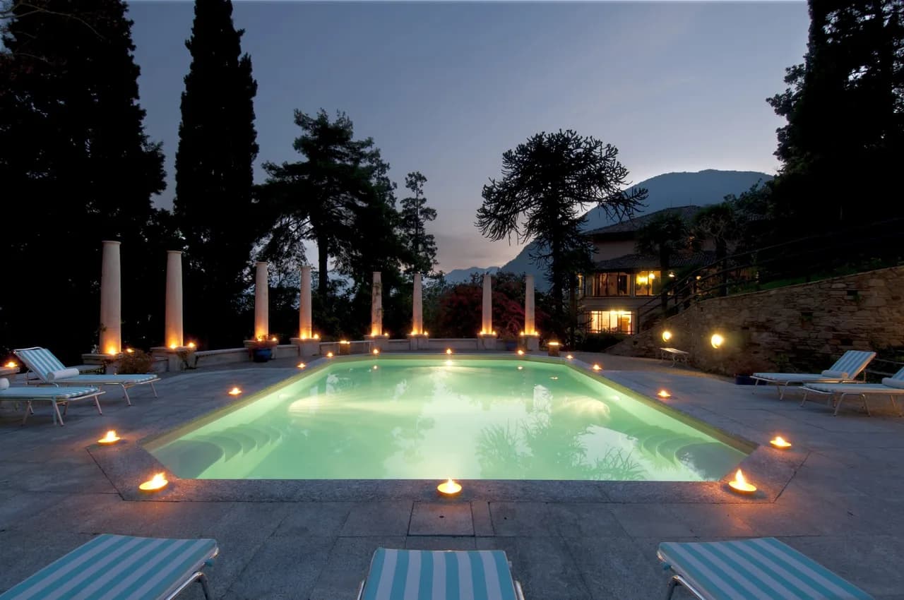 Mesmerizing Villa Overlooking Lake Como photo 5