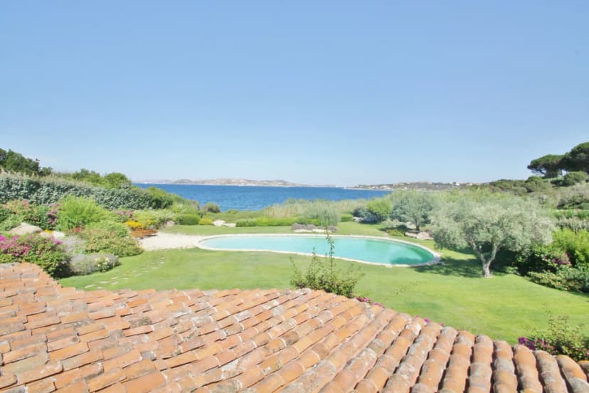 Fantastic Exclusive Frontline Villa