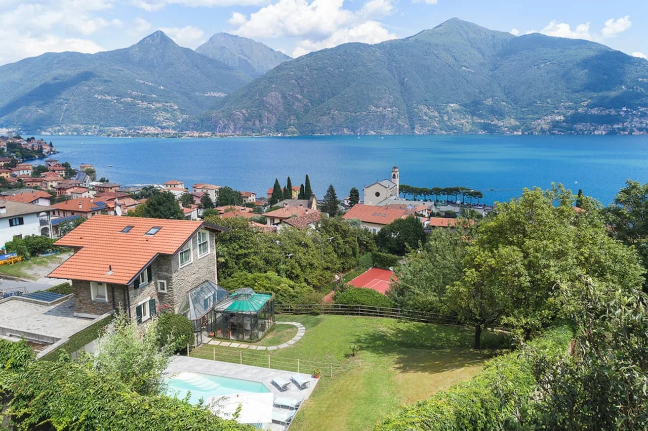 Magical Villa with Amazing Pool and Taverna Above Lake Como photo 4