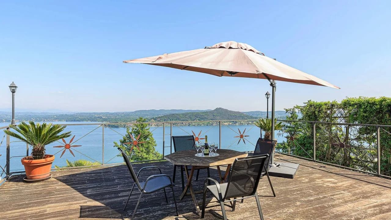 Mesmerizing Lakeview Villa With Amazing Pool photo 4
