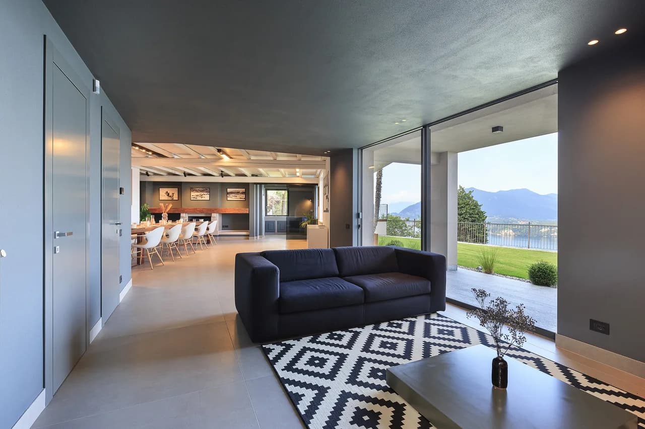Magical Villa with Breathtaking Lakeview And Pool photo 2