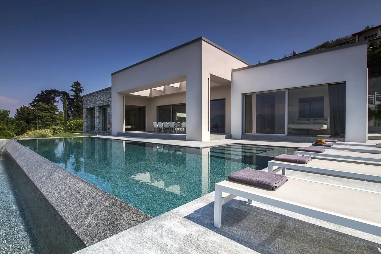 Modern Luxurious Lakeview Villa with a Pool photo 5