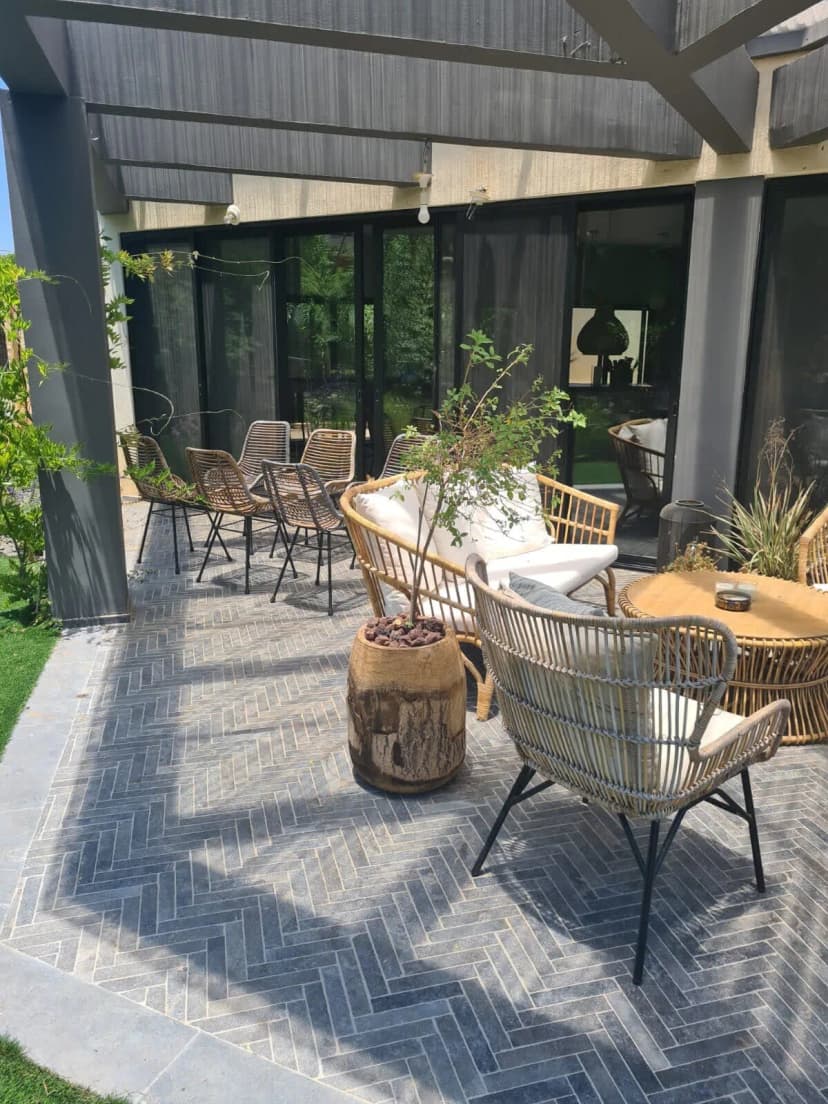 Magical Highly Decorated Villa In The Sharon Area