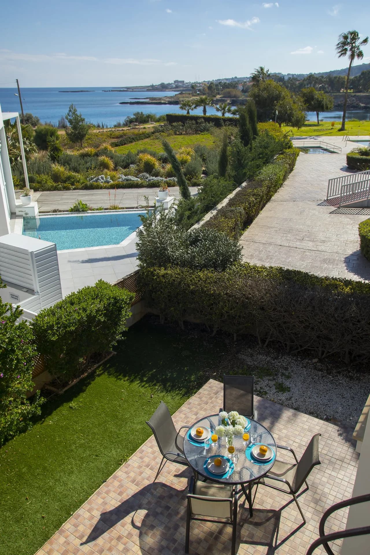 Modern Villa With A Stunning Pool photo 2