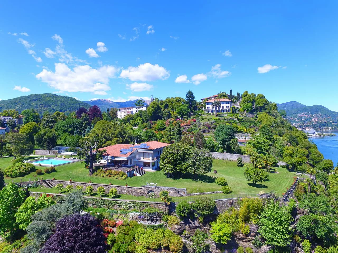 LOVELY VILLA WITH POOL OVERLOOKING LAKE MAGGIORE photo 4