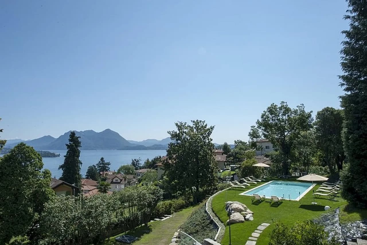 Luxurious Villa with Pool Overlooking Lake Maggiore