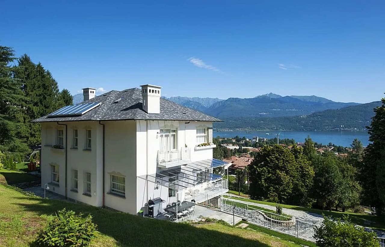 Luxurious Villa with Pool Overlooking Lake Maggiore photo 4