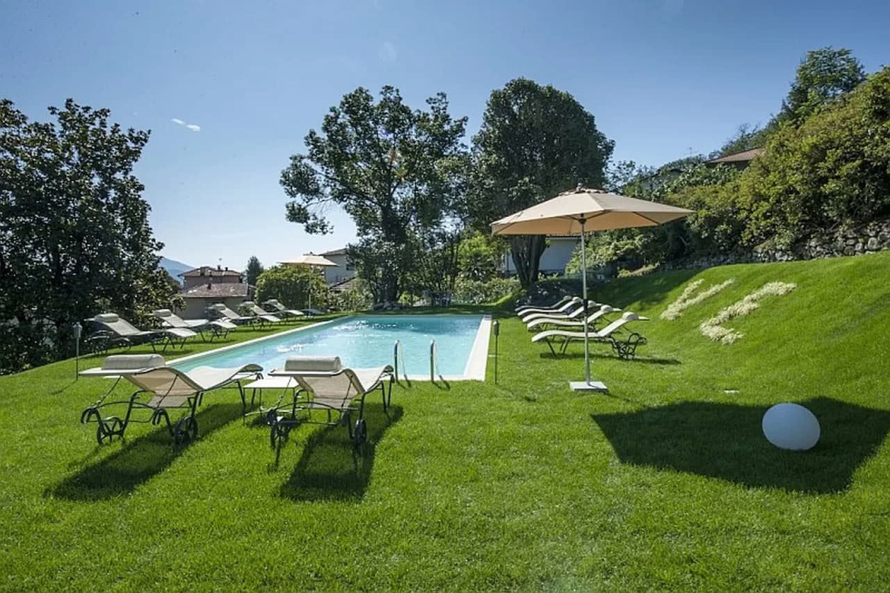 Luxurious Villa with Pool Overlooking Lake Maggiore photo 5