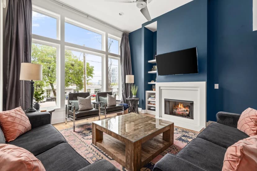 Skyline Views - Closest Neighborhood to Broadway!