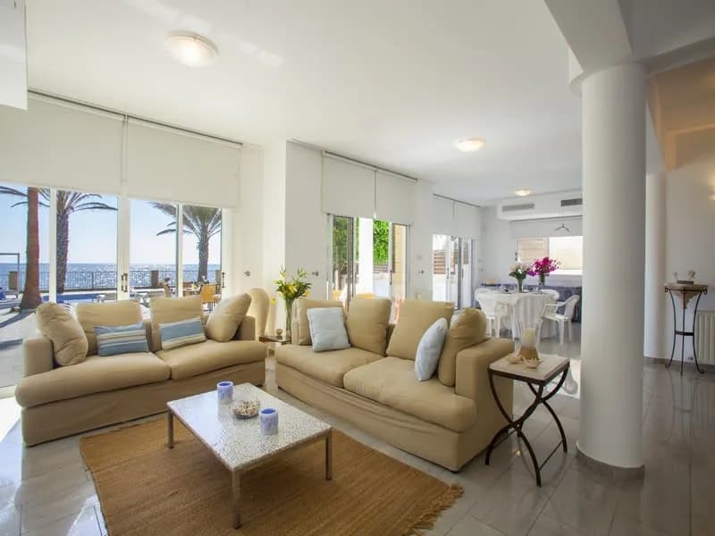Luxury Villa With Special Sea Views photo 5