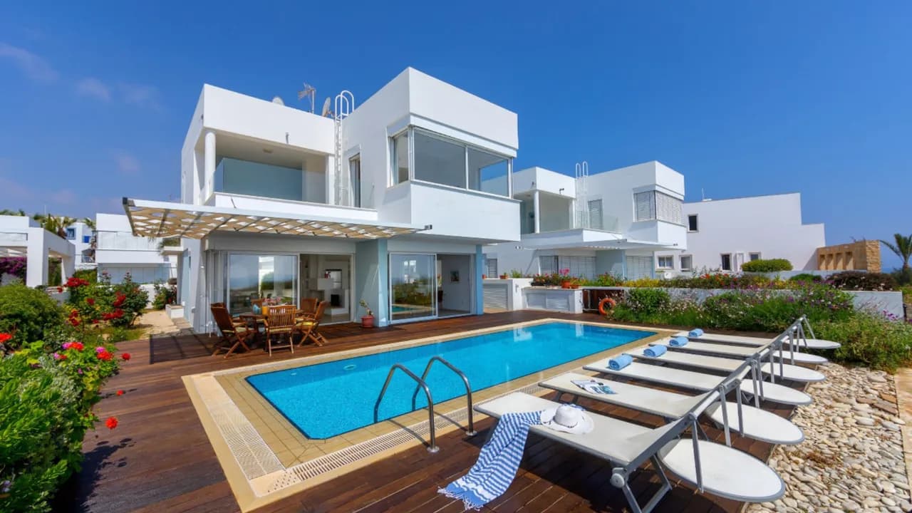 Majestic Villa In Front Of The Ocean photo 2
