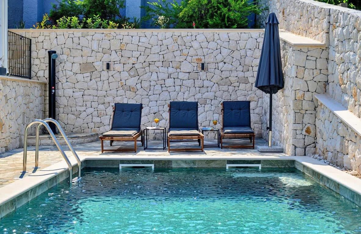 Lavish Villa With Large Garden And Magnificent Sea View photo 4