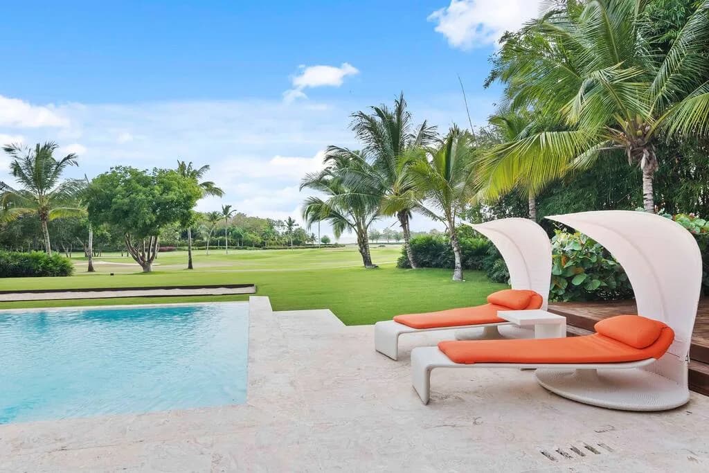 Contemporary Six Bedroom Villa in La Romana photo 2