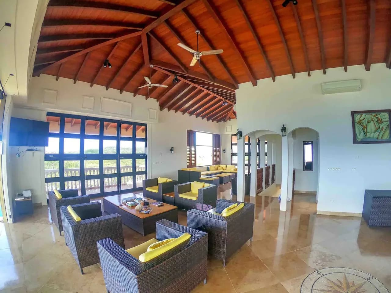 Spectacular Villa with 360 View of Blue Skies and Ocean photo 2