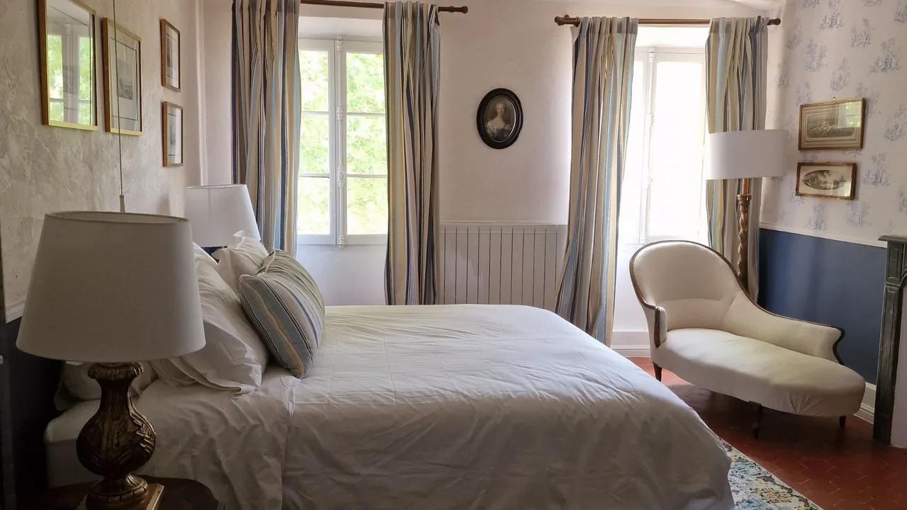 Authentic Provençal Castle with Heated Pool photo 5