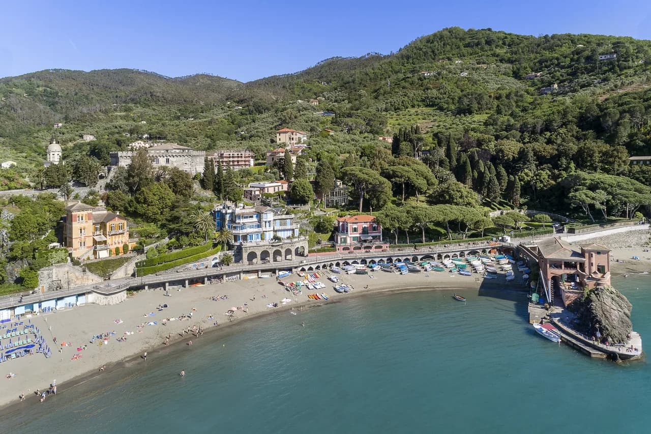 Magical Seafront Villa in Levanto photo 2