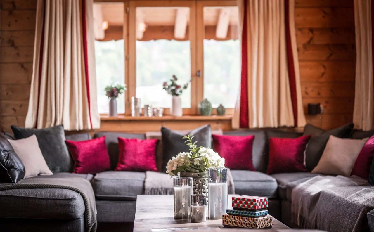 Perfectly Situated Chalet With Incredible Views photo 4
