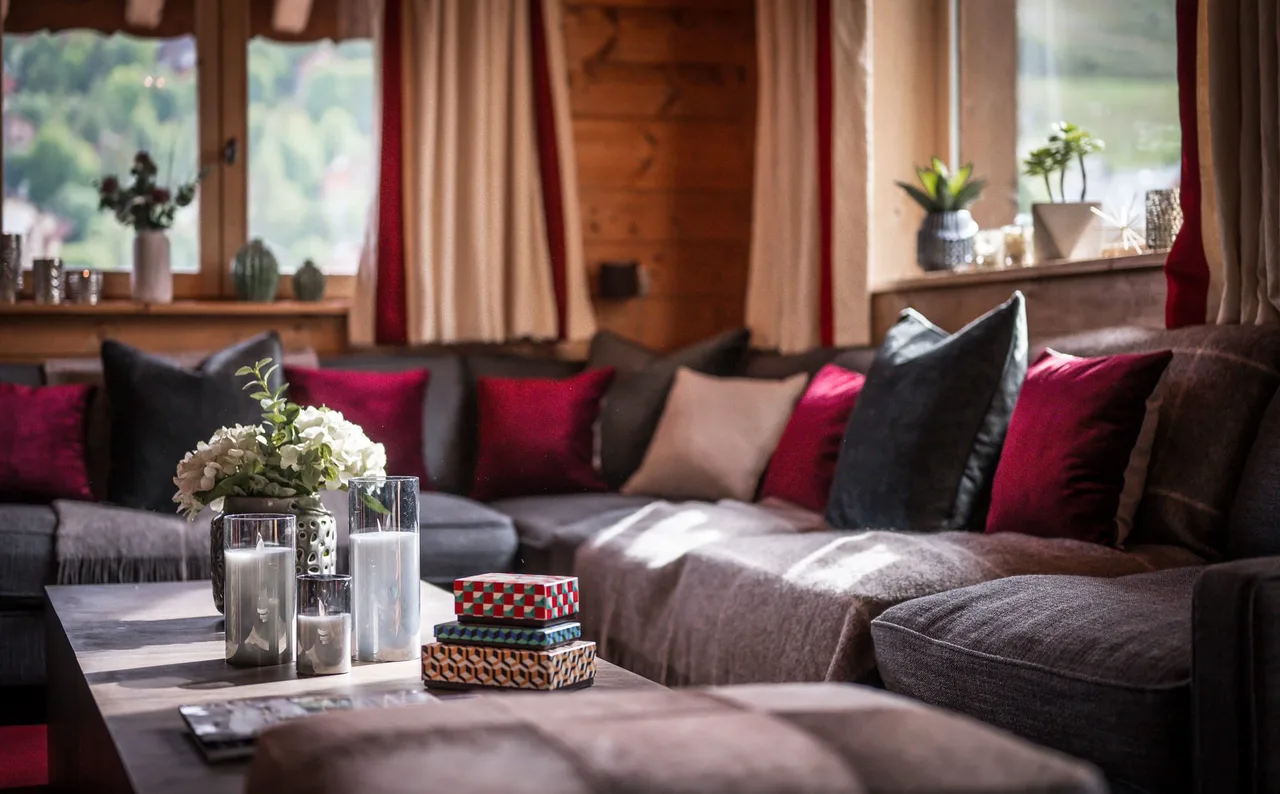 Perfectly Situated Chalet With Incredible Views photo 5