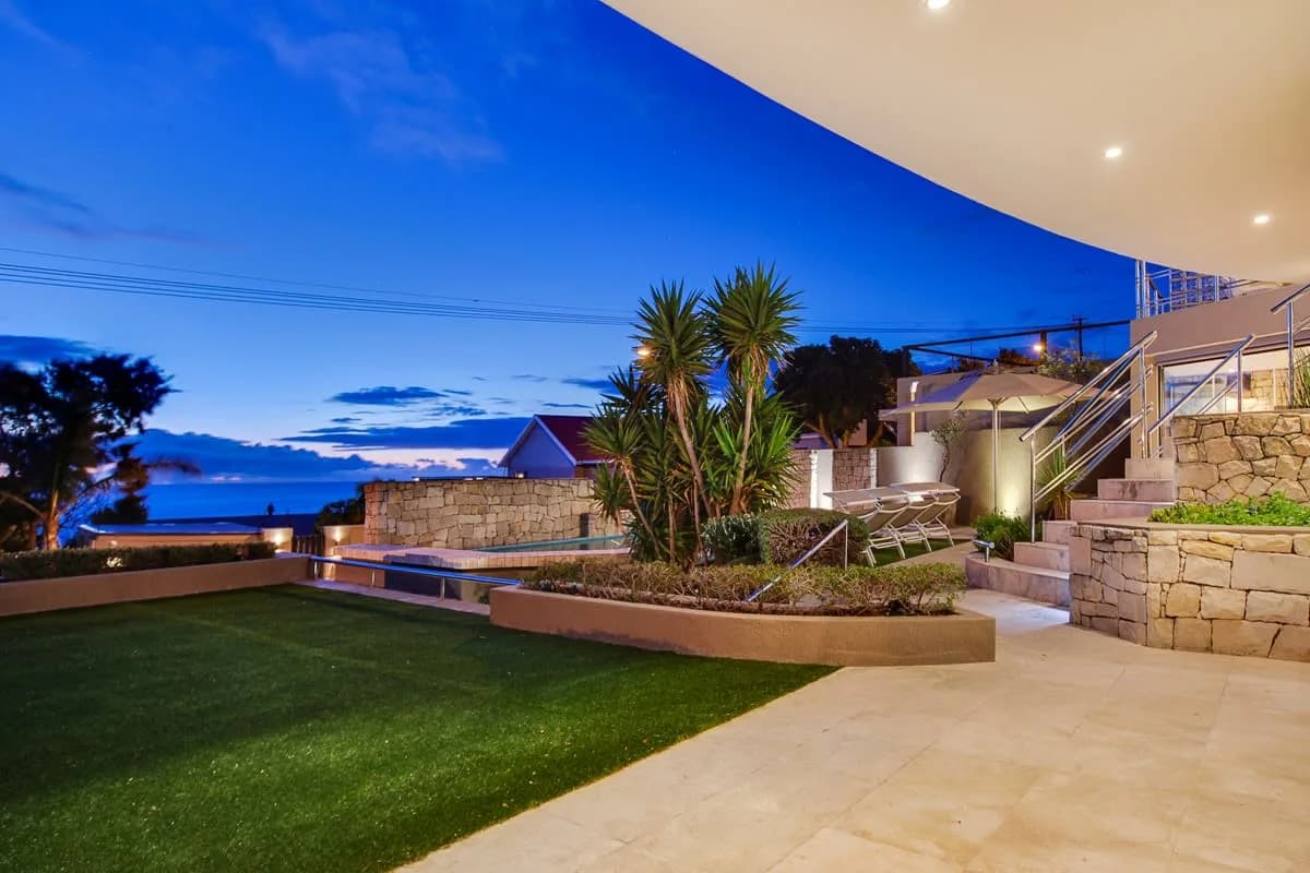 Luxurious Villa With Gorgeous Views And Space photo 4