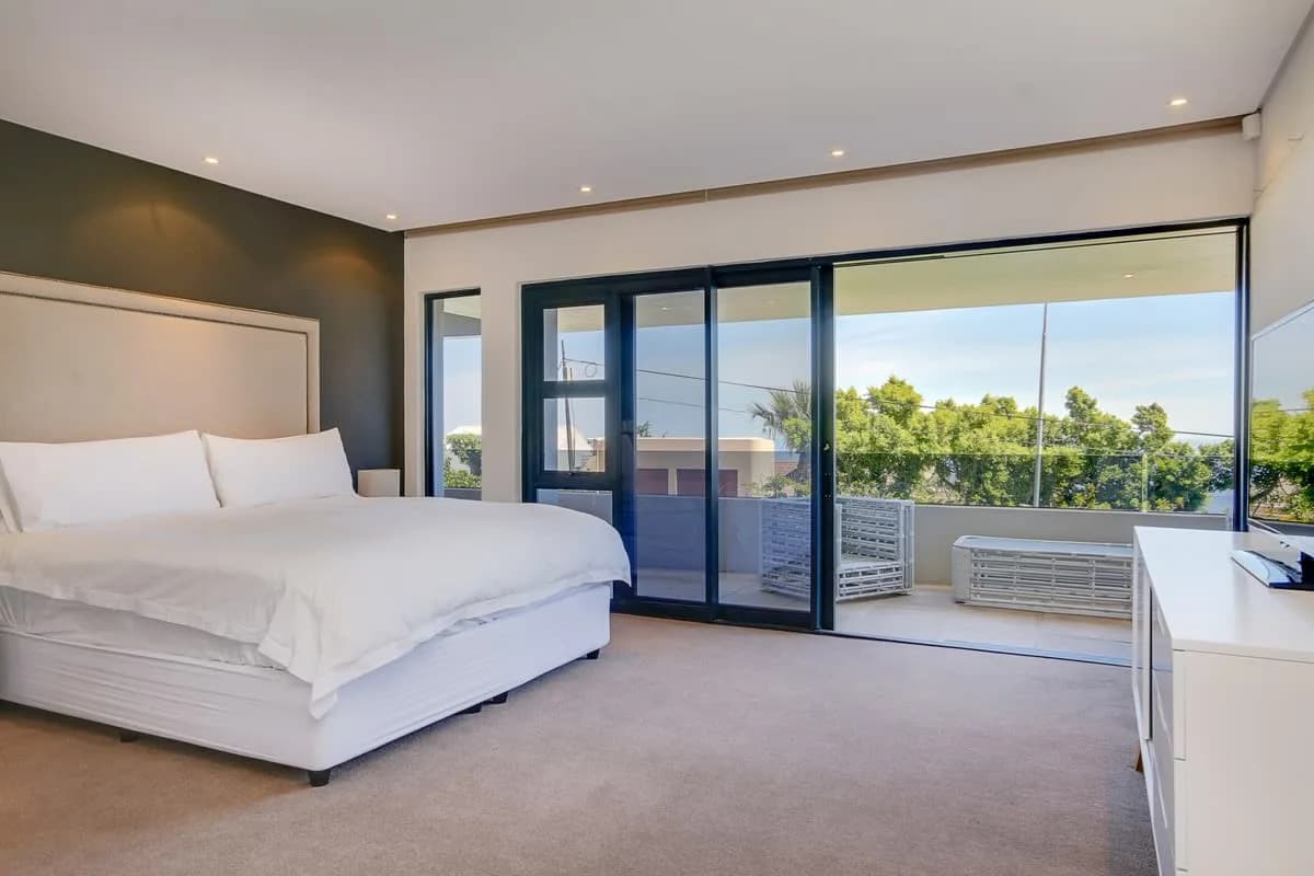 Comfy Villa With Spectacular Ocean Views photo 5