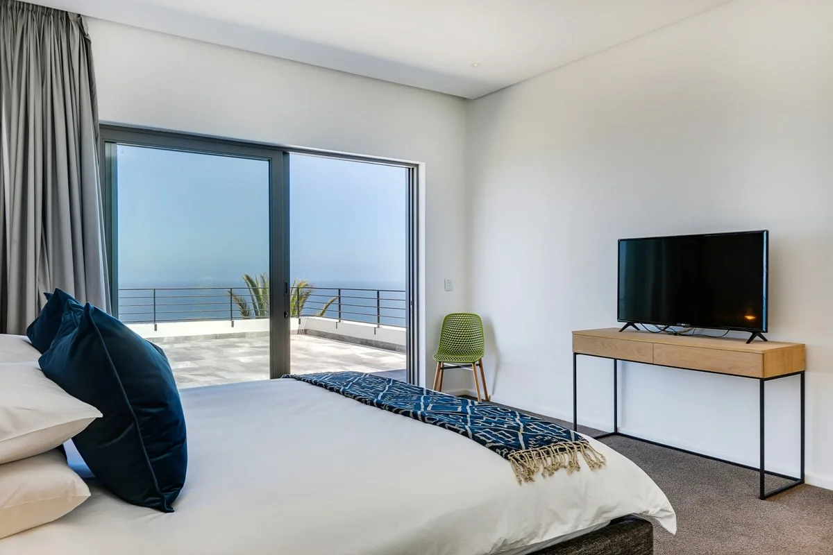 Glamorous Villa In Open Yet Private Location photo 5